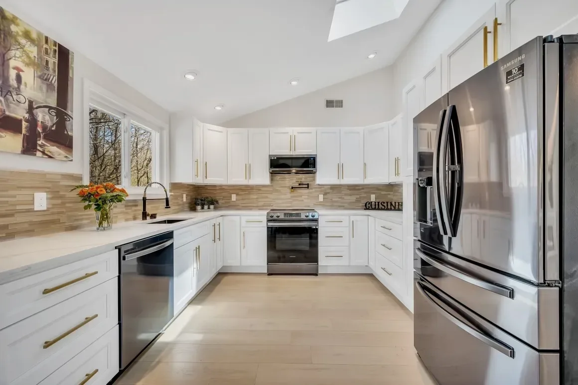 Kitchen cabinet inspiration photo 10