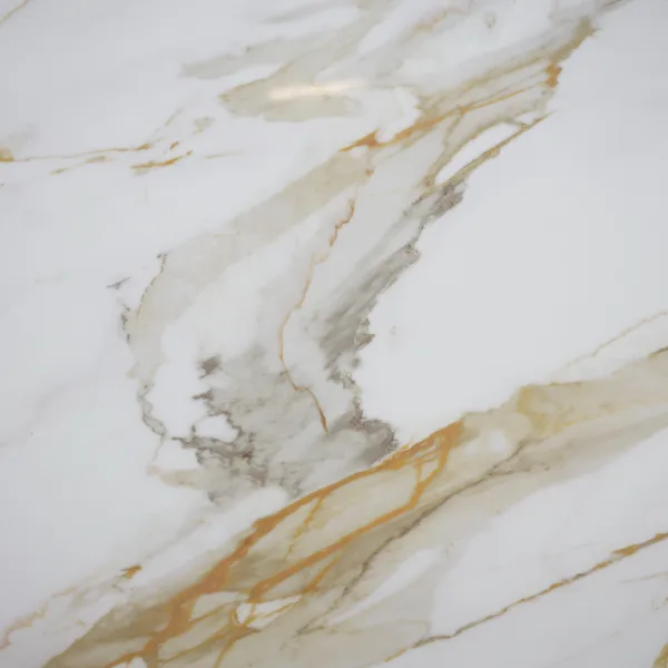 Calacatta Amber quartz color swatch
